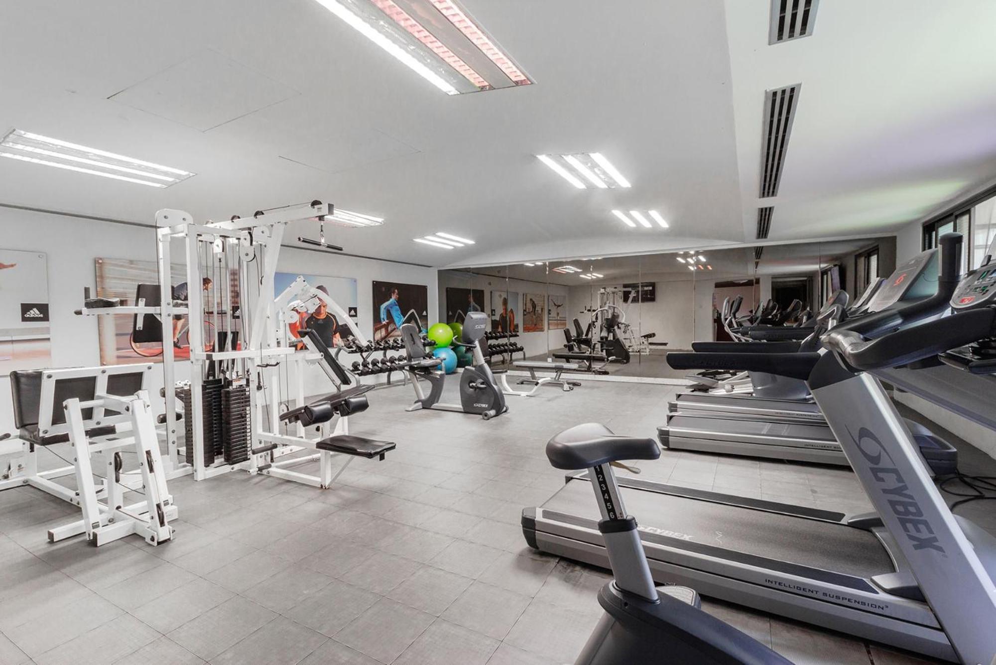 Hotel Camino Real Guadalajara Zapopan Zewnętrze zdjęcie The gym at the University of Law, Birmingham