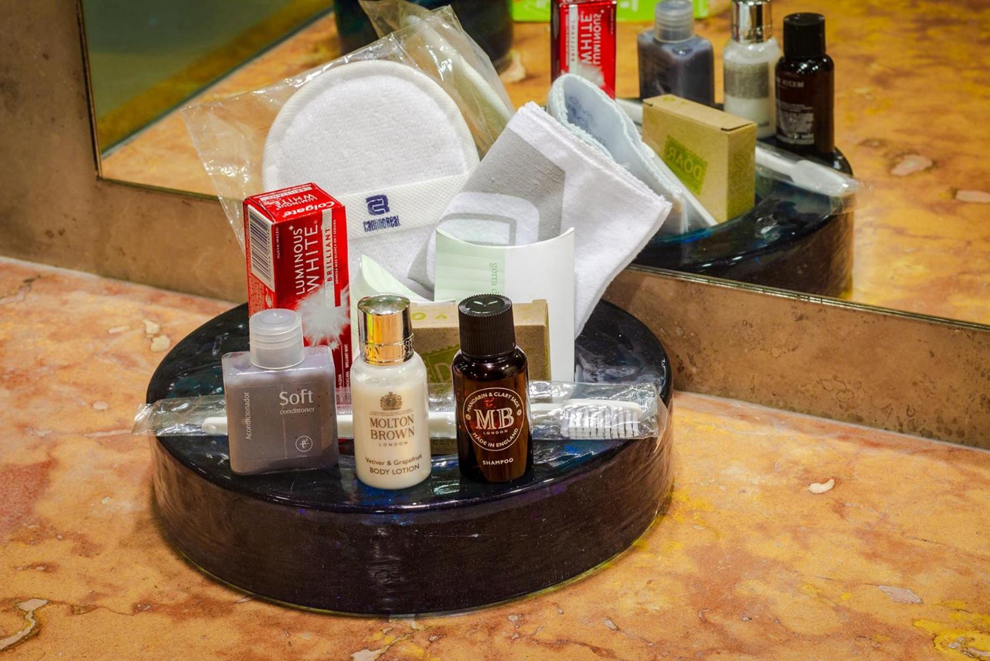 Hotel Camino Real Guadalajara Zapopan Zewnętrze zdjęcie A selection of toiletries